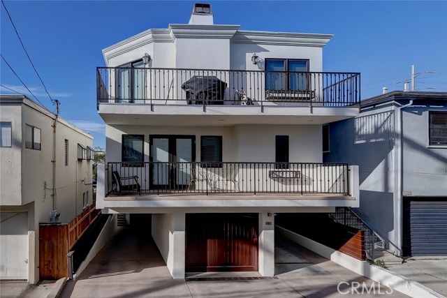 Welcome home to 425 36th Place in the exclusive Manhattan Beach!