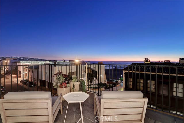 202 Ocean Drive, Manhattan Beach, California 90266, 5 Bedrooms Bedrooms, ,5 BathroomsBathrooms,Residential,Sold,Ocean,SB20025552