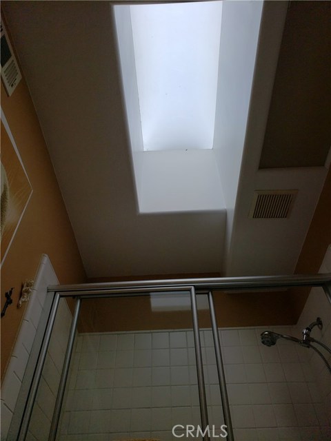 Skylight in 2nd Full Bathroom on 2nd level