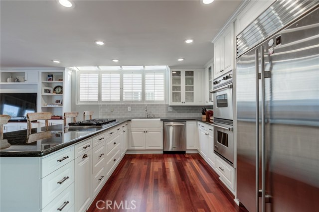 902 6th Street, Hermosa Beach, California 90254, 4 Bedrooms Bedrooms, ,3 BathroomsBathrooms,Residential,Sold,6th,SB20213089