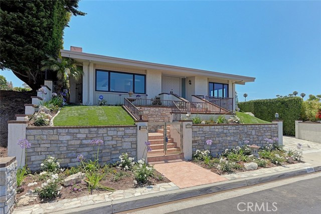 1540 Via Leon, Palos Verdes Estates, California 90274, 5 Bedrooms Bedrooms, ,4 BathroomsBathrooms,Residential,Sold,Via Leon,SB19156591