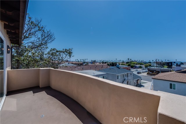 607 Gertruda Avenue, Redondo Beach, California 90277, 5 Bedrooms Bedrooms, ,4 BathroomsBathrooms,Residential,Sold,Gertruda,PV17082300