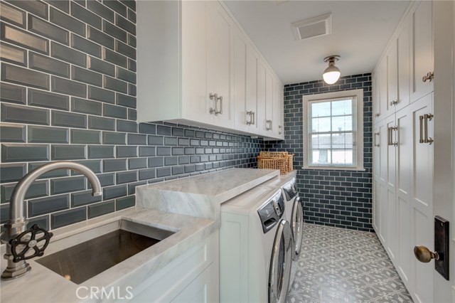 2301 Laurel Avenue, Manhattan Beach, California 90266, 5 Bedrooms Bedrooms, ,4 BathroomsBathrooms,Residential,Sold,Laurel,SB20111754