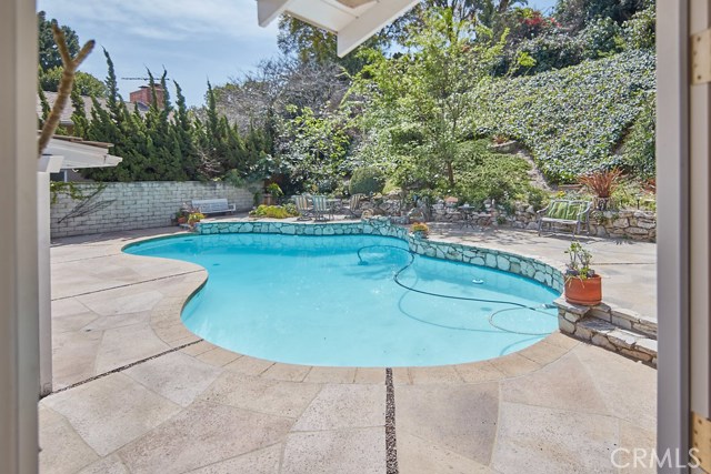 2220 Potrillo Rd, Rolling Hills Estates, California 90274, 3 Bedrooms Bedrooms, ,1 BathroomBathrooms,Residential,Sold,Potrillo Rd,PV19058102