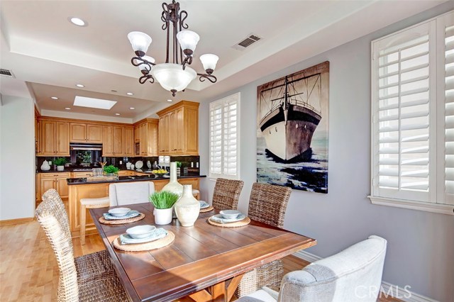 618 Broadway, Redondo Beach, California 90277, 3 Bedrooms Bedrooms, ,2 BathroomsBathrooms,Residential,Sold,Broadway,SB17101227