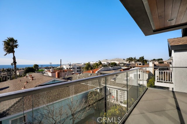 2031 Hillcrest Drive, Hermosa Beach, California 90254, 3 Bedrooms Bedrooms, ,4 BathroomsBathrooms,Residential,Sold,Hillcrest,PW20026303