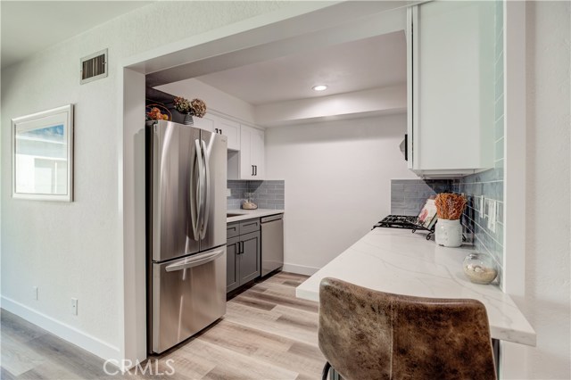 1320 12th Street, Manhattan Beach, California 90266, 2 Bedrooms Bedrooms, ,2 BathroomsBathrooms,Residential,Sold,12th,SB20186384