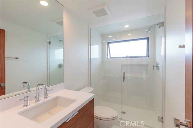 521 Gertruda, Redondo Beach, California 90277, 3 Bedrooms Bedrooms, ,4 BathroomsBathrooms,Residential,Sold,Gertruda,PV17183472