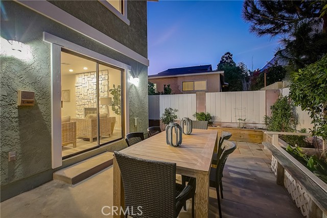 2215 Huntington Lane, Redondo Beach, California 90278, 3 Bedrooms Bedrooms, ,2 BathroomsBathrooms,Residential,Sold,Huntington,PW21010737