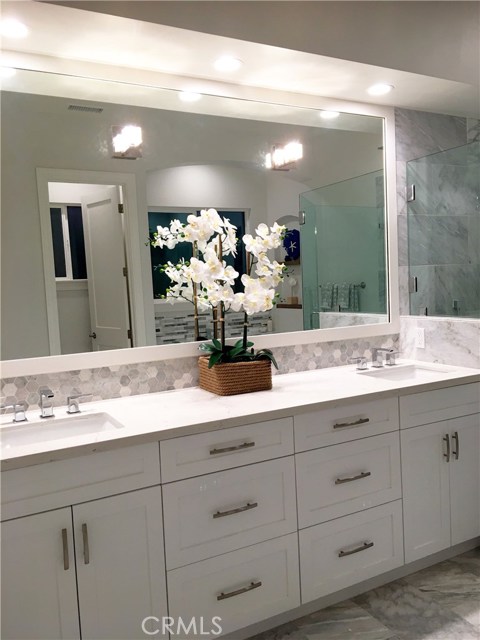 2417 Graham Avenue, Redondo Beach, California 90278, 5 Bedrooms Bedrooms, ,4 BathroomsBathrooms,Residential,Sold,Graham,SB18142086