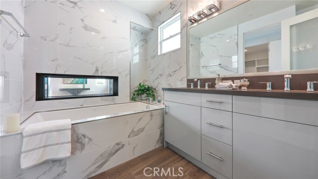 1700 Carlson Ln, Redondo Beach, California 90278, 3 Bedrooms Bedrooms, ,3 BathroomsBathrooms,Residential,Sold,Carlson Ln,PV20186128