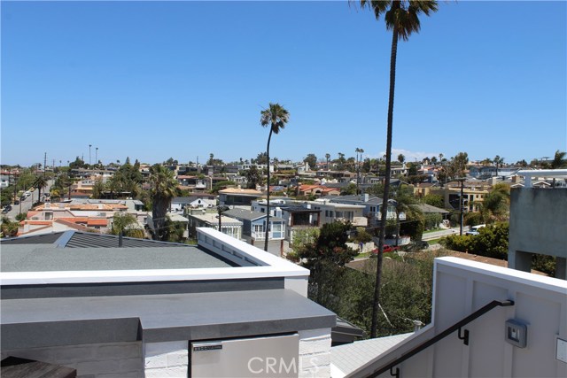 633 30th Street, Hermosa Beach, California 90254, 5 Bedrooms Bedrooms, ,7 BathroomsBathrooms,Residential,Sold,30th,SB18100924