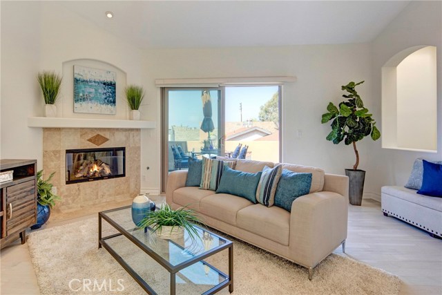 2111 Carnegie Lane, Redondo Beach, California 90278, 3 Bedrooms Bedrooms, ,2 BathroomsBathrooms,Residential,Sold,Carnegie,SB18198001