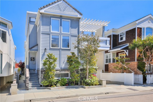 1212 Cypress Avenue, Hermosa Beach, California 90254, 3 Bedrooms Bedrooms, ,2 BathroomsBathrooms,Residential,Sold,Cypress,SB17084242