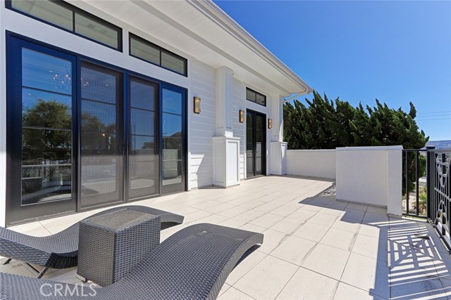 404 Lucia, Redondo Beach, California 90277, 4 Bedrooms Bedrooms, ,3 BathroomsBathrooms,Residential,Sold,Lucia,SB17221767