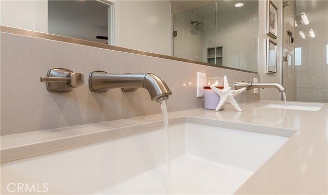 201 24th Street, Hermosa Beach, California 90254, 3 Bedrooms Bedrooms, ,2 BathroomsBathrooms,Residential,Sold,24th,SB17267233