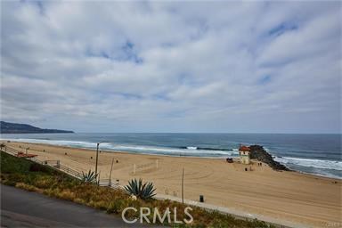 625 Esplanade, Redondo Beach, California 90277, 2 Bedrooms Bedrooms, ,Residential,Sold,Esplanade,SB20195625