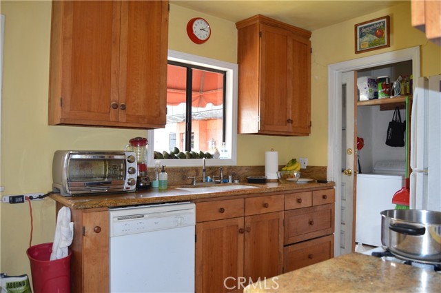 2 Bed Home for Sale in Hawthorne, California