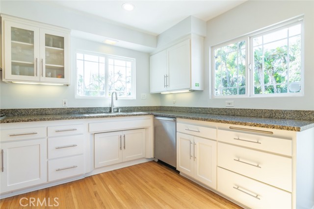 706 Serpentine Street, Redondo Beach, California 90277, 4 Bedrooms Bedrooms, ,2 BathroomsBathrooms,Residential,Sold,Serpentine,SB21039323