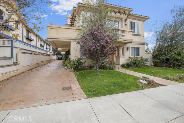 Recently upgraded park/ walk path/ bike trail to the West create expansive neighborhood views