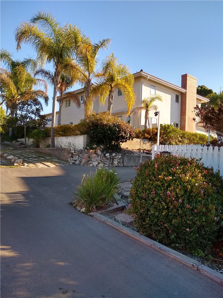 1909 Dalton Road, Palos Verdes Estates, California 90274, 5 Bedrooms Bedrooms, ,3 BathroomsBathrooms,Residential,Sold,Dalton,RS21014482