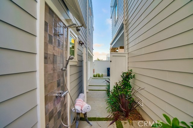 704 Loma, Hermosa Beach, California 90254, 4 Bedrooms Bedrooms, ,4 BathroomsBathrooms,Residential,Sold,Loma,SB19164166