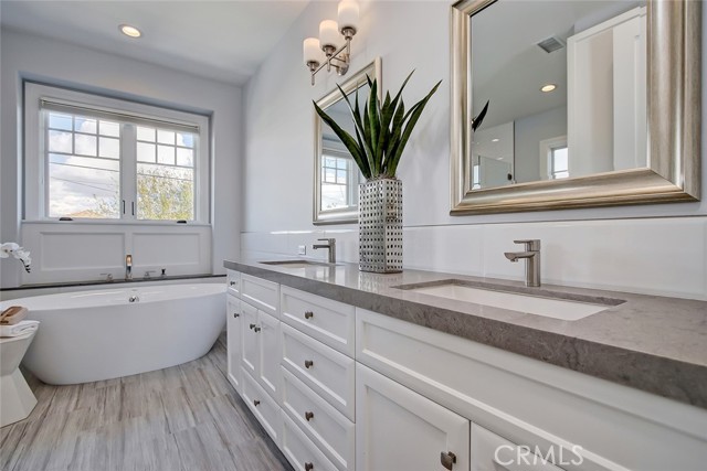 1900 Lynngrove Drive, Manhattan Beach, California 90266, 5 Bedrooms Bedrooms, ,2 BathroomsBathrooms,Residential,Sold,Lynngrove,SB21039108