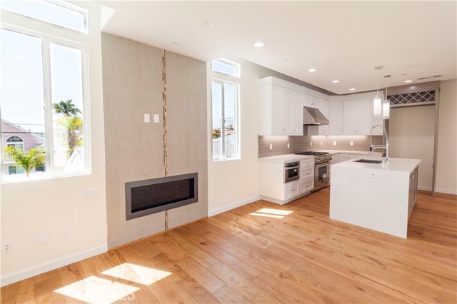 2602 Voorhees Avenue, Redondo Beach, California 90278, 4 Bedrooms Bedrooms, ,3 BathroomsBathrooms,Residential,Sold,Voorhees,SB17109811