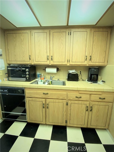 1320 12th Street, Manhattan Beach, California 90266, 2 Bedrooms Bedrooms, ,2 BathroomsBathrooms,Residential,Sold,12th,PW20041446