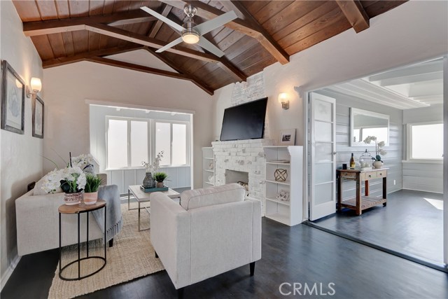 3905 Crest Drive, Manhattan Beach, California 90266, 3 Bedrooms Bedrooms, ,Residential,Sold,Crest,SB19240278