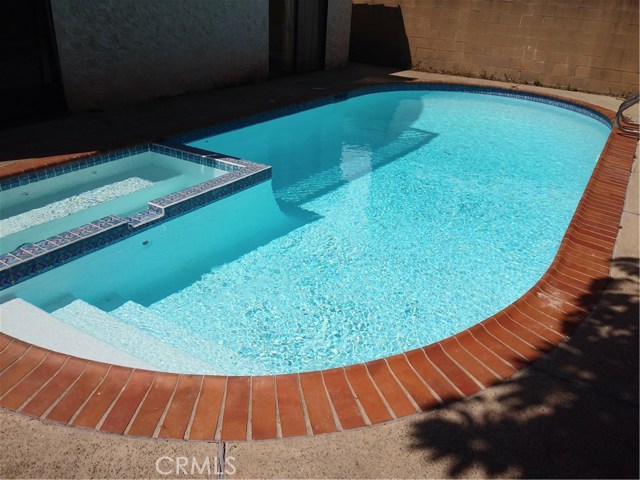 1011 2nd Street, Hermosa Beach, California 90254, 4 Bedrooms Bedrooms, ,2 BathroomsBathrooms,Residential,Sold,2nd,OC19110004