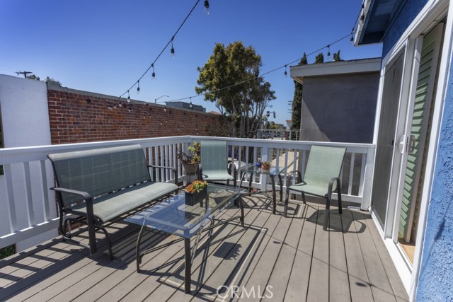 824 3rd Street, Hermosa Beach, California 90254, 3 Bedrooms Bedrooms, ,2 BathroomsBathrooms,Residential,Sold,3rd,SB21077827