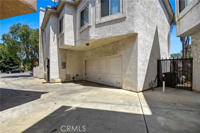 3 Bed Home for Sale in Hawthorne, California