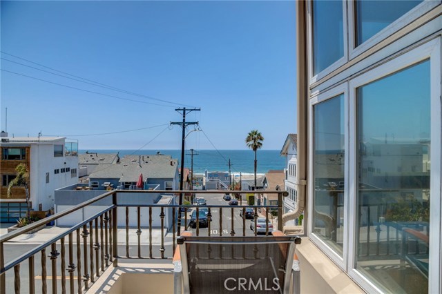 84 Manhattan Avenue, Manhattan Beach, California 90266, 3 Bedrooms Bedrooms, ,3 BathroomsBathrooms,Residential,Sold,Manhattan,SB21020402