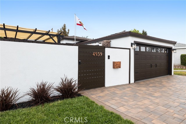 4 Bed Home for Sale in Hawthorne, California