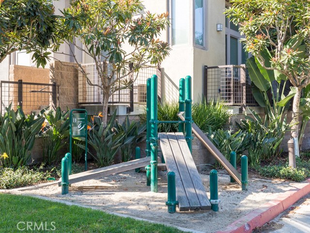 2 Bed Home for Sale in Hawthorne, California