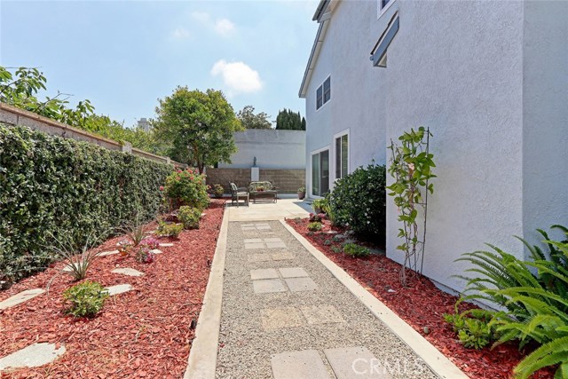 2103 Bataan Road, Redondo Beach, California 90278, 3 Bedrooms Bedrooms, ,2 BathroomsBathrooms,Residential,Sold,Bataan,SB17145810