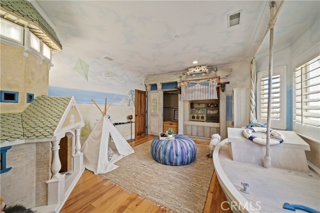 712 Sapphire Street, Redondo Beach, California 90277, 5 Bedrooms Bedrooms, ,3 BathroomsBathrooms,Residential,Sold,Sapphire,SB21110683