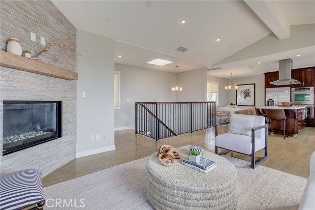 931 1st Street, Hermosa Beach, California 90254, 3 Bedrooms Bedrooms, ,2 BathroomsBathrooms,Residential,Sold,1st,SB19229555