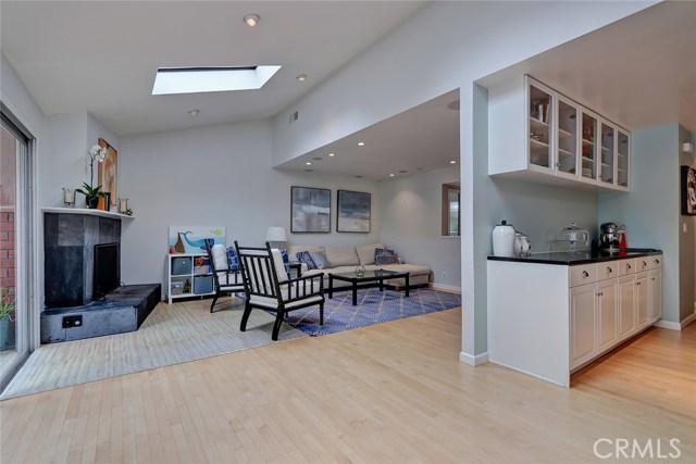 1212 Elm Avenue, Manhattan Beach, California 90266, 3 Bedrooms Bedrooms, ,2 BathroomsBathrooms,Residential,Sold,Elm,SB19051090