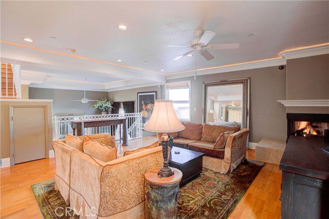 2403 Rockefeller Lane, Redondo Beach, California 90278, 3 Bedrooms Bedrooms, ,2 BathroomsBathrooms,Residential,Sold,Rockefeller,SB20237105