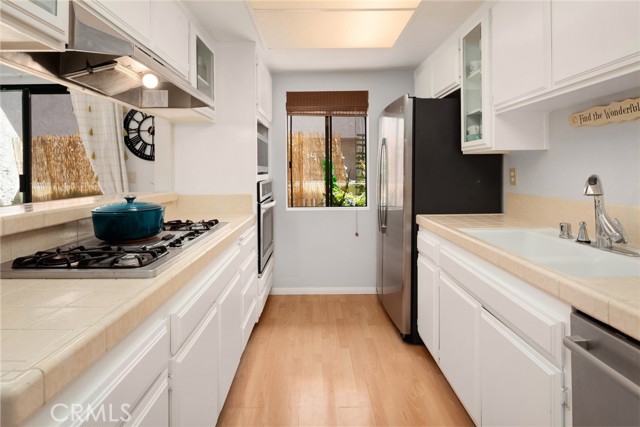 519 Meyer Lane, Redondo Beach, California 90278, 2 Bedrooms Bedrooms, ,1 BathroomBathrooms,Residential,Sold,Meyer,PV21074772