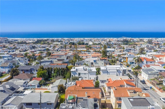 1044 7th Street, Hermosa Beach, California 90254, 4 Bedrooms Bedrooms, ,4 BathroomsBathrooms,Residential,Sold,7th,SB21057089