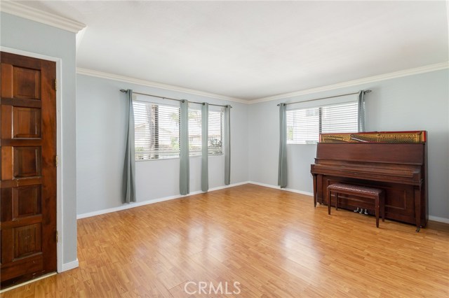 2702 Nelson Avenue, Redondo Beach, California 90278, 2 Bedrooms Bedrooms, ,1 BathroomBathrooms,Residential,Sold,Nelson,SB19188845