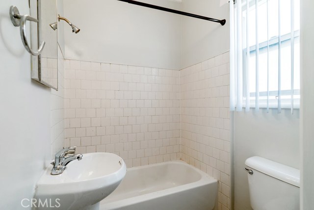708 Loma Drive, Hermosa Beach, California 90254, 3 Bedrooms Bedrooms, ,2 BathroomsBathrooms,Residential,Sold,Loma,SB18168887