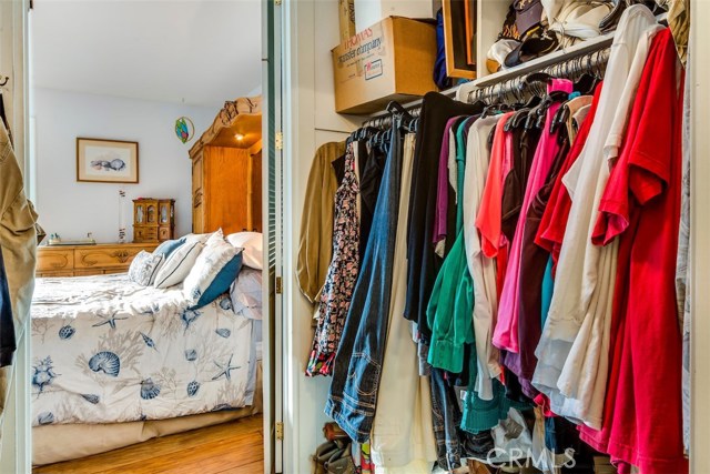 Walk-in Closet Walk-in Closet