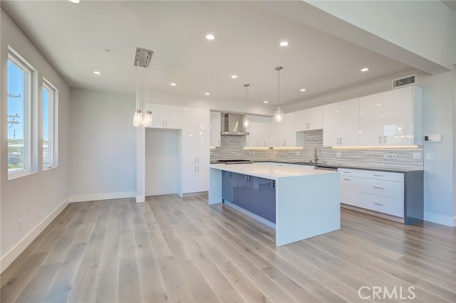 1922 Vanderbilt Lane, Redondo Beach, California 90278, 5 Bedrooms Bedrooms, ,5 BathroomsBathrooms,Residential,Sold,Vanderbilt,PV19214347