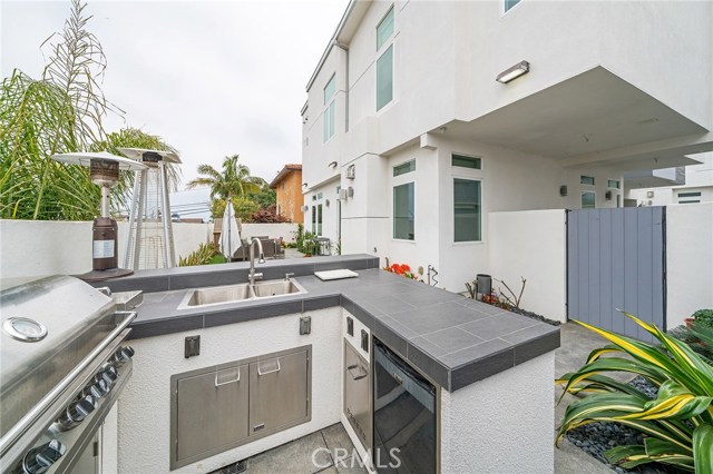 1921 Speyer Lane, Redondo Beach, California 90278, 4 Bedrooms Bedrooms, ,3 BathroomsBathrooms,Residential,Sold,Speyer,PV19099072