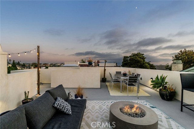 636 Vincent Park #A, Redondo Beach, California 90277, 3 Bedrooms Bedrooms, ,2 BathroomsBathrooms,Residential,Sold,Vincent Park #A,SB20200007