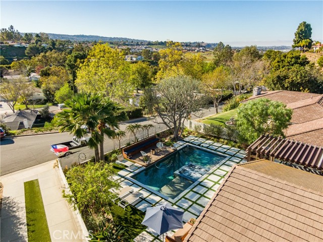 15 Dorado Place, Rolling Hills Estates, California 90274, 4 Bedrooms Bedrooms, ,3 BathroomsBathrooms,Residential,Sold,Dorado,PV21039996